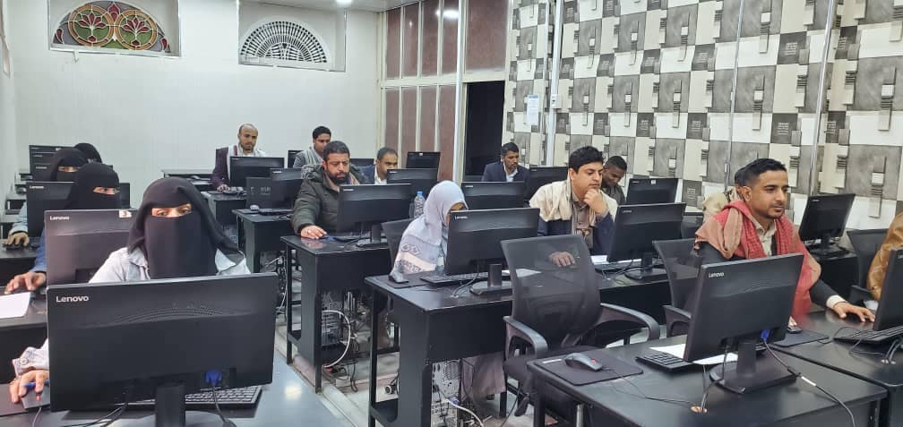 نظمت الجامعة دورة تدريبية للكادر الأكاديمي والإداري بالجامعة في صيانة الحاسوب.
